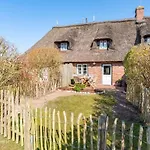 Island Under A Thatched Roof * Sudstrand